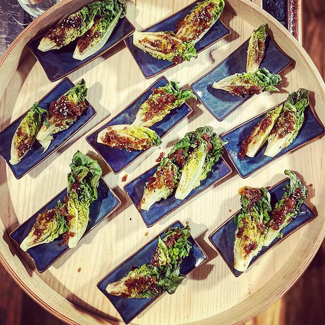 londbasqkitchen's tweet photo. Charred baby gem lettuce with a caramelised onion, nashi pear and carrot wufu dressing, crispy nori and sesame seeds. One of the delicious vegan dishes on our bowl food menu. 
https://t.co/XuerPLO1GF 
#veganbowls #vegansalad #vegansalads #bespokeevents … https://t.co/kbnmgeQmLa https://t.co/IyLNyi2fJO