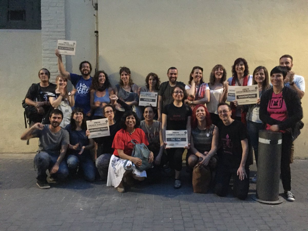 coopolis_bcn's tweet photo. Les #MC2018 vam ajudar a constituir 4 noves cooperatives i vam fer dues mencions especials! Les premiades van ser @DescontrolEd #Tictac @voltescoop i la #panxanella 
Per la seva vàlua vam fer menció especial dels projectes @arrandeterra_ i @vanwoow https://t.co/8Qg0D9UBAN