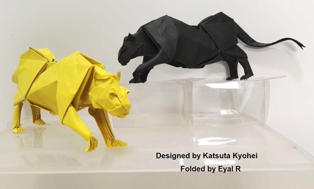 Panthers - Designed by <a href="/Kyohei_Katsuta/">勝田恭平／Katsuta Kyohei</a> .
I folded the black panther from 70*70 cm Elephant Hide paper and the yellow panther/puma from 70*70 cm Rhino Hide/Kinumoni paper.
Diagrams from Katsuta Kyohei's new book- Highly recommended!
origamihouse.jp/book/original/…