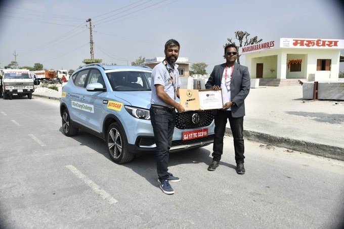 MGMotorIn's tweet photo. And it's done! The #OneChargeChallenge has been completed and we're ecstatic to announce that we have created a record of covering the longest distance in one single charge - 563km! @autocarindiamag https://t.co/3BQDGXGmz7