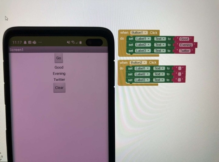 minionsippycup's tweet photo. Just Started app developement, I thought it was a bit cliche to Say "hello world" so i mixed it up a bit #HCICT #Highlandscollege #jersey #appdev #programming #computing @HCICT_SteveH @mmsherpa https://t.co/CYVyDNsOl7