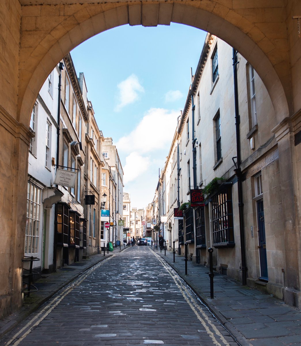 Monday walks to work. . . . #regencyoffices #regencyofficesbath #servicedoffices #workplace #walking #work #mondaymotivation #bath #visitbath #unitedkingdom