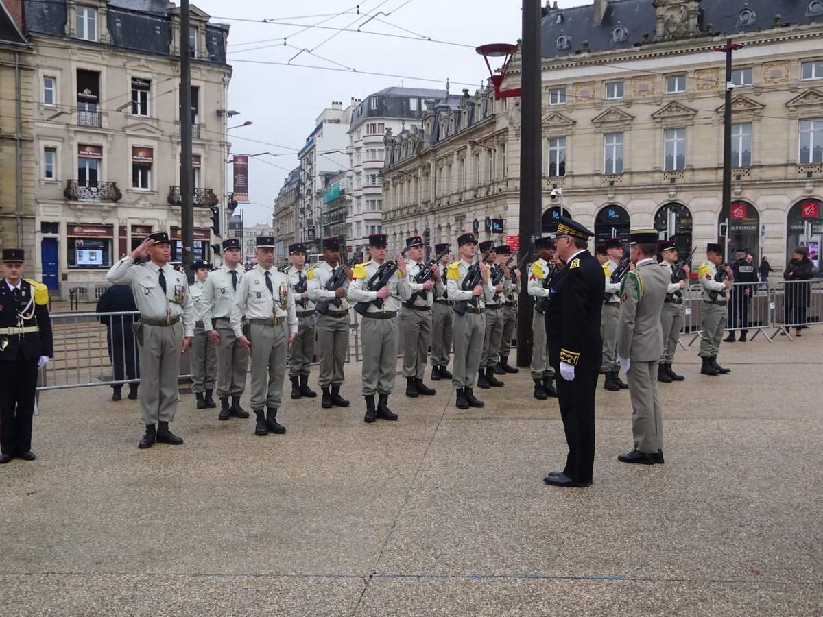 Prefet72's tweet photo. Lundi 24 février : cérémonie de prise de fonctions du nouveau Préfet de la #Sarthe, Patrick Dallennes. Il était préfet délégué pour la défense et la sécurité auprès de la préfète de la région Bretagne, préfète de la zone de défense et de sécurité Ouest, préfète d'Ille-et-Vilaine https://t.co/xNLpcjrQH4