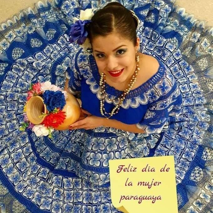 A la valiente, trabajadora y gloriosa mujer paraguaya, muchas felicidades, fuerza y adelante!!