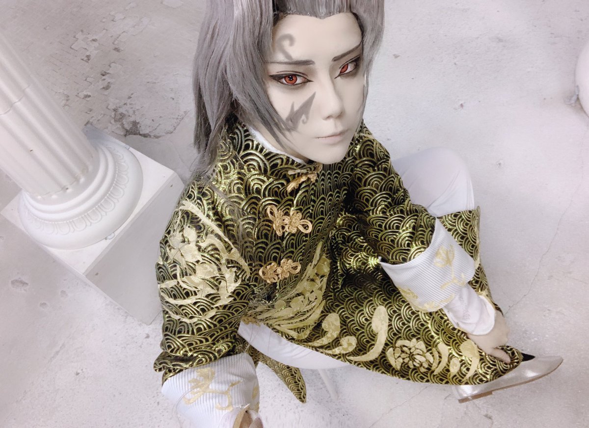 スタジオで第五人格の白黒無常、残花の涙のコスプレやってきた