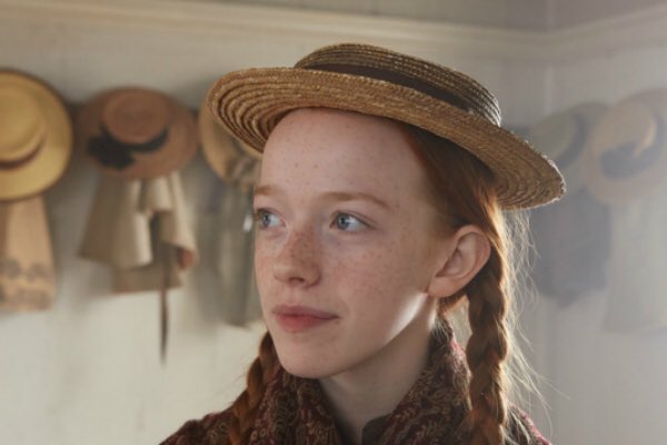 face_delight's tweet photo. Hey ! ANNE 400K ! #renewannewithane " don t ask questions And what does make the roads red Well now I dunno said Matthew Well that is " https://t.co/hgUkjbSCyX
