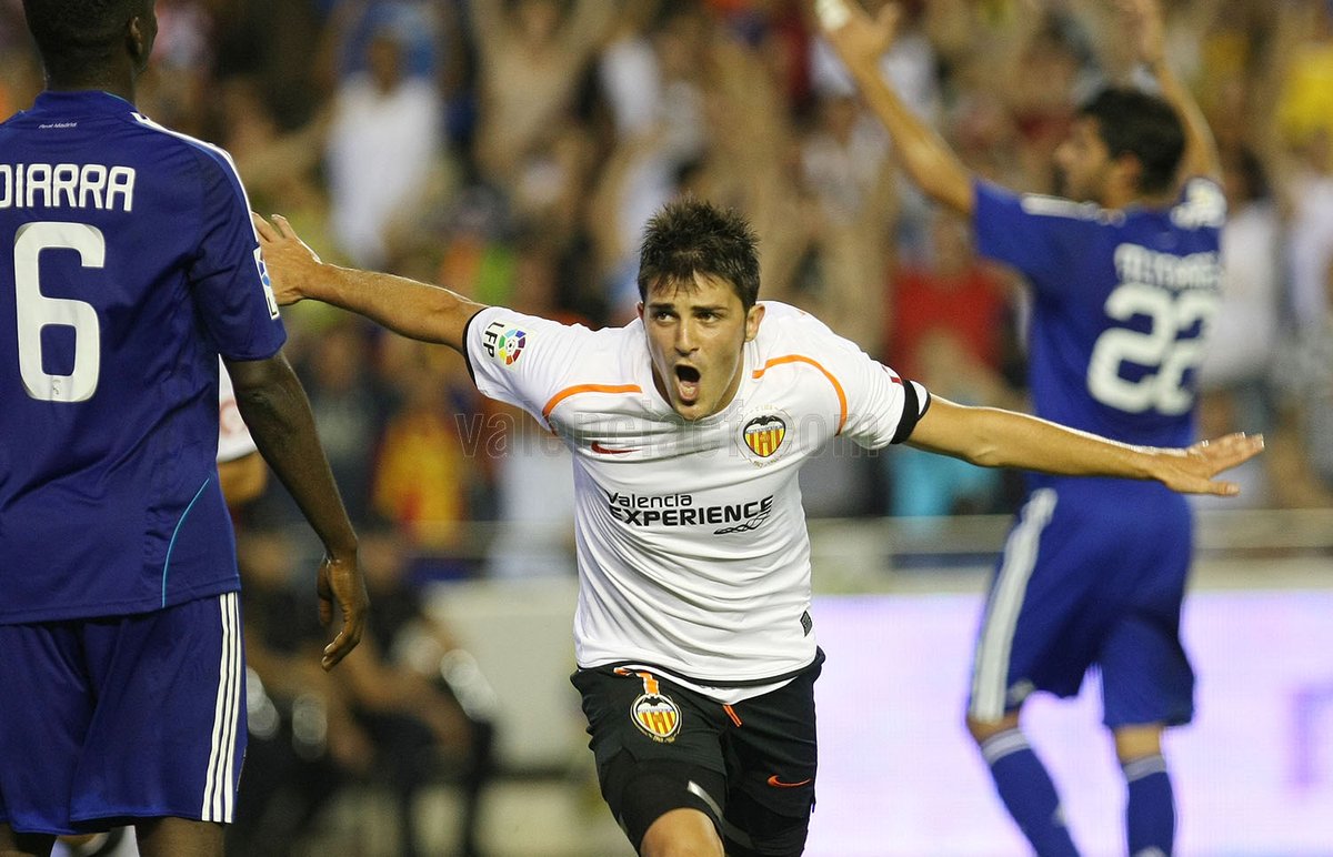 valenciacf's tweet image. 🏟️ #Mestalla homenajea este sábado a @Guaje7Villa tras su retirada 🦇

➡️ bit.ly/HomenajeVillaM…

El ‘Guaje’ será protagonista en la previa del #ValenciaBetis 👉🏻 estrenará lona en la fachada de Tribuna y hará el saque de honor 👏🏻

#AmuntValencia 🖤