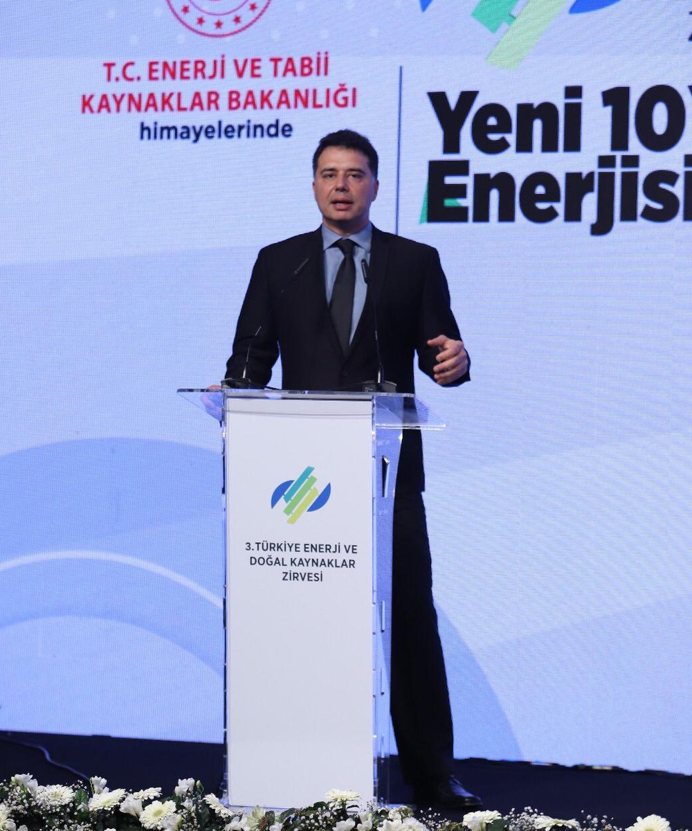Para Dergisi (@paradergisi) on Twitter photo University of Utah’tan Sn. Prof. Çağan Hakkı Şekercioğlu (<a href="/sekercioglu/">Çağan H. Şekercioğlu</a>), #EnerjiZirvesi’nde kuşların ekosisteme hizmetlerini anlatıyor. University of Utah’tan Sn. Prof. Çağan Hakkı Şekercioğlu (<a href="/sekercioglu/">Çağan H. Şekercioğlu</a>), #EnerjiZirvesi’nde kuşların ekosisteme hizmetlerini anlatıyor.