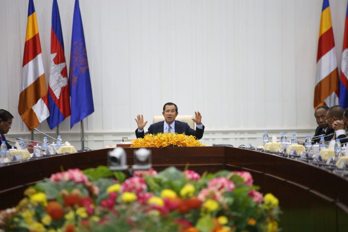 PhirumRa's tweet photo. PM Hun Sen Announces to Reshuffle Cabinet
https://t.co/hV9XHOfFM1
#Cambodia #Peace #Development #Democracy #HunSen https://t.co/aj6ToVpNVS