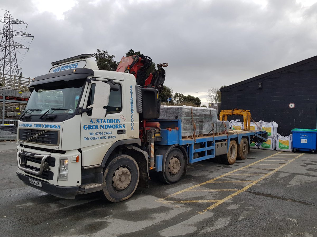 staddonground's tweet photo. Have a heavy load to move? No problem for us! Building materials, storage units, boats, hot tubs and more!
Call us on 01752 404790 to get a quote. 

#plymouth #hiabplymouth #hiabhireplymouth #plymouthtransport #plymouthhaulage https://t.co/pdWvsX2dlO