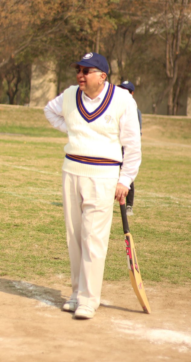 Usama6600's tweet photo. Our supercool Princi!! π€£
#Aimc
#StaffVSStudent
#Sportsweek2020 https://t.co/mbTKHVNebi