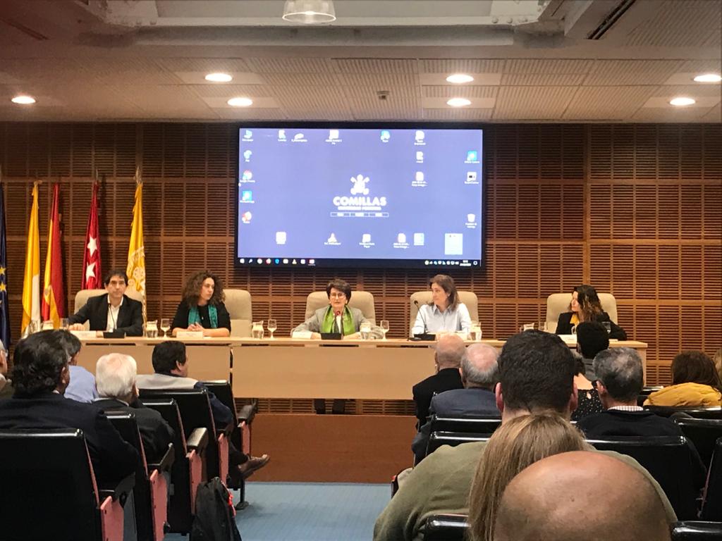 ESF_esp's tweet photo. Comienzan las jornadas del acceso a la energía organizado por la #MAUE.

Este primer panel trata de empezar una conversación sobre el acceso universal a la energía como derecho humano, enfocado a abordar los problemas del acceso a la energía entre los colectivos más vulnerables. https://t.co/HXMcUmCkkN