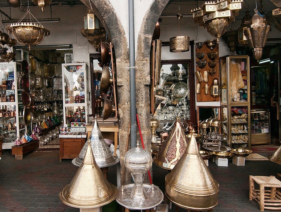 moroccotouring_'s tweet photo. Casablanca Souks #Morocco #traditional #art #old #medina #handmade #colors #beauty #cosmetic #memorable #craft #visit #ador #like4like #gifts #enjoytheview #ancient #authenticity #artistic #Stylish #Creative https://t.co/8Uvy93uyLA