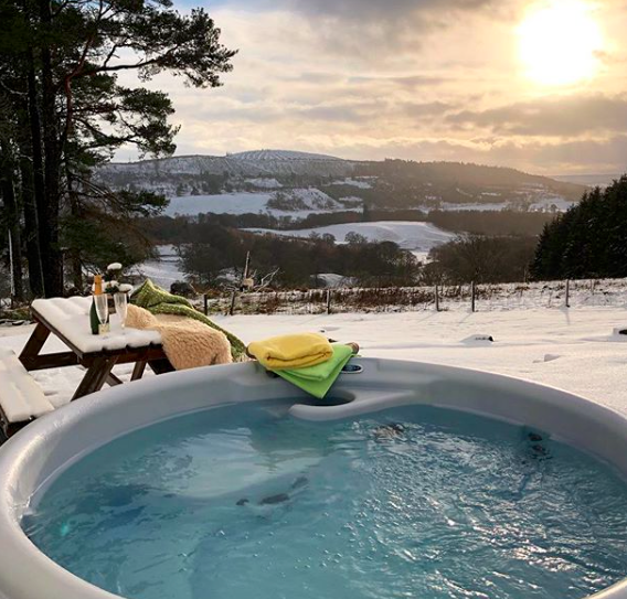 Enjoy the Scottish countryside, which is shining even in winter✨ Clic here to reserve your green and glam escape 🔜 monzieestate.com 

#Scotland #getaway #Travel