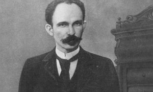 Martí: "Nosotros no sabemos si la vida es bella. Nosotros no sabemos si el sueño es tranquilo.  ¡Nosotros sólo sabemos sacarnos de un solo vuelco el corazón del pecho inútil y ponerlo a que lo guíe, a que lo aflija, a que lo muerda, a que lo desconozca, la Patria". #SomosCuba.