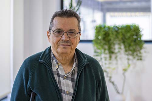 _ElObservador_'s tweet photo. Rafael Yus de Ecologistas en Acción comenta el proyecto ideado para el muelle 4 del Puerto por el alcalde De la Torre, que pretende arrasarlo con edificaciones, lo califica como “una muralla” que impediría ver el mar https://t.co/vNLAvJD51b https://t.co/0ziomzXJFi
