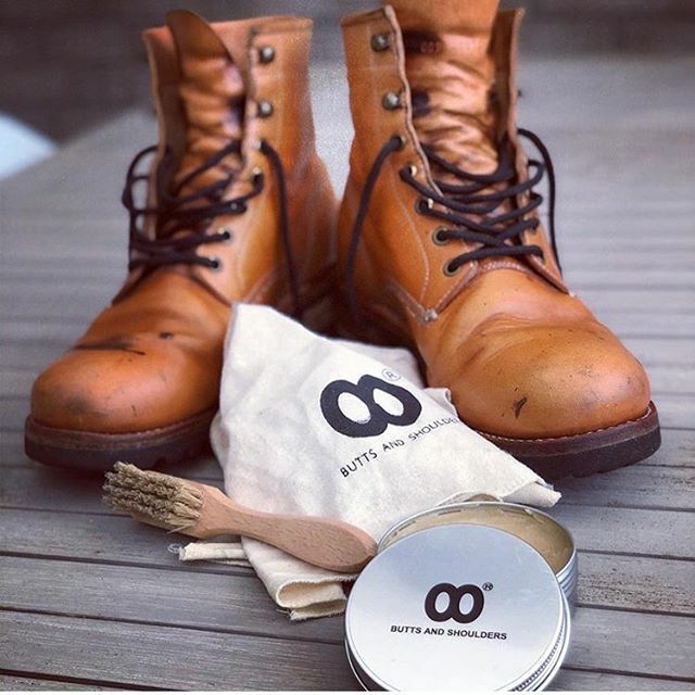 buttsshoulders's tweet photo. Every now and then it’s good to treat your pair of leather boots, or shoes. This to extend the lifetime of it, so you can wear them year in, year out! 💪
📸 by @denim_jas https://t.co/APDB1i3NUe https://t.co/1H7m8qSTyS