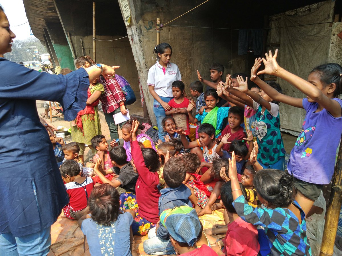 born2helpblr's tweet photo. Health &amp; Hygiene Awareness Drive at Kolkata ♥️

#Hygiene #HealthForAll https://t.co/du1r1sX3fi