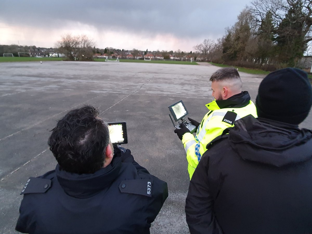 dronesWMP's tweet photo. Flashback to last week. CPD training. Familiarisation with the DJI Matrice with the XT2 and Z30 payloads, master and slave controllers. Also got in some ATTI mode training. #drones #policedrones #dronesforgood #sickfade https://t.co/73z6Fzm5Ph