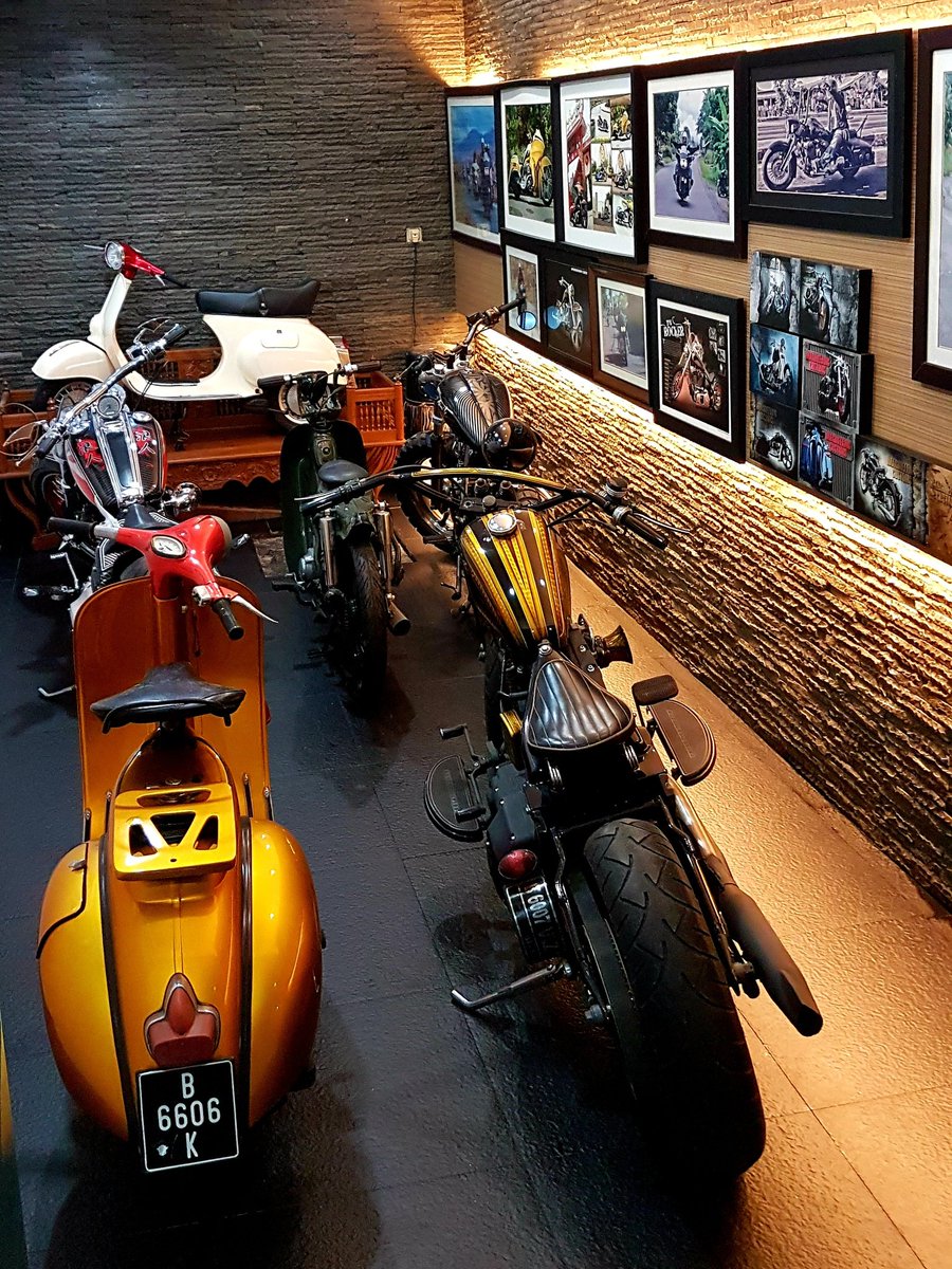 ImagineeringCu2's tweet photo. Good Nite - Good Sunday #goodnight #GoodNightTwitterWorld #motorcycles #cllection https://t.co/3gI13F9nkQ