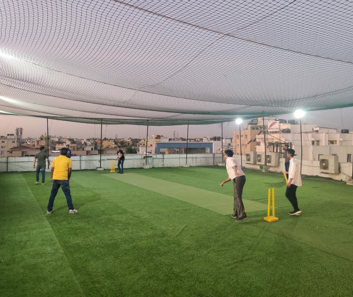 meeshotech's tweet photo. Here's our new cricket pitch at work all ready and already being put to use. Yes, you heard us right! We have a cricket pitch at work!
#cricket #WorkLifeBalance #playinggames #sportsatwork #cricket🏏 #LifeAtMeesho #Meeshoites #HumansOfMeesho #workhardplayhard #playing #sports https://t.co/XNBtfYW1Fv