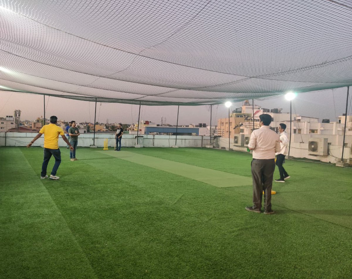meeshotech's tweet photo. Here's our new cricket pitch at work all ready and already being put to use. Yes, you heard us right! We have a cricket pitch at work!
#cricket #WorkLifeBalance #playinggames #sportsatwork #cricket🏏 #LifeAtMeesho #Meeshoites #HumansOfMeesho #workhardplayhard #playing #sports https://t.co/XNBtfYW1Fv