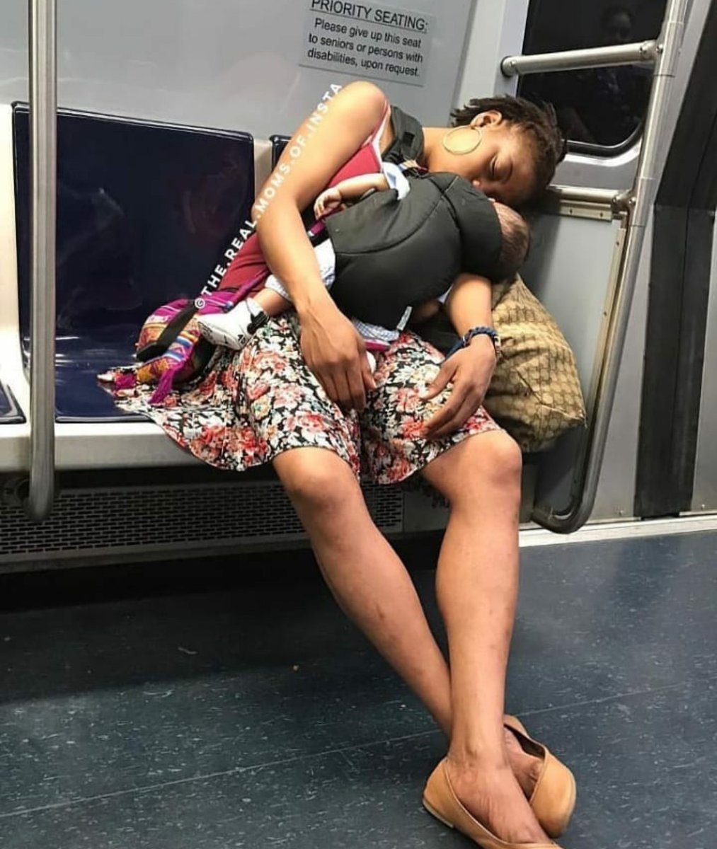 Repost📸 • <a href="/motherhoodzone/">Motherhoodzone.</a> Going on a long journey with a little child can be so exhausting, you want to sleep, but you can't cos you have to keep an eye on your child...  😁. Your only bet is to sleep if/when your child sleeps.
#brownmama#tired#momlife#sleepy