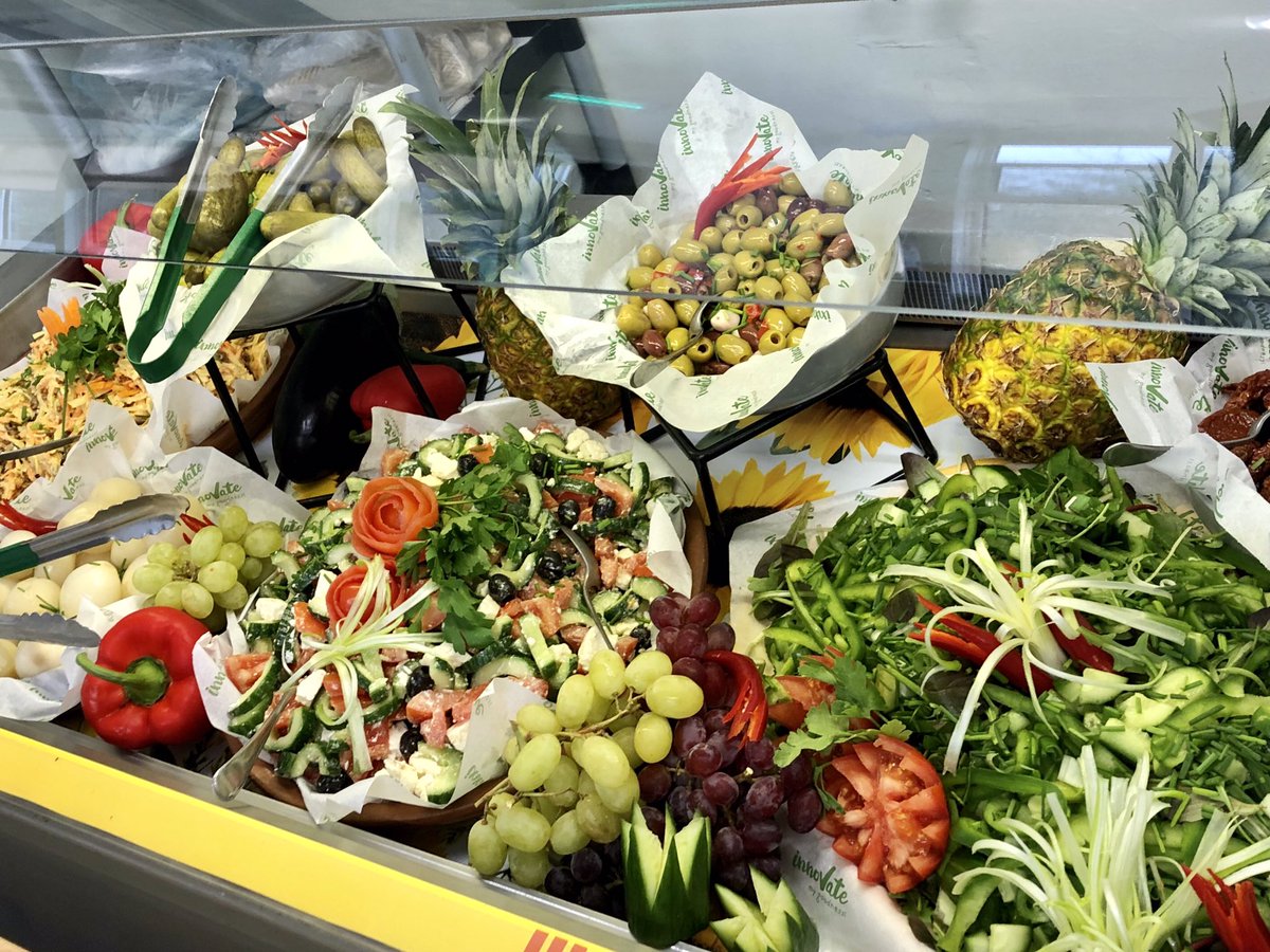 IfgJethro's tweet photo. Simple &amp; effective displays - keeping it punchy 👊🏼🥗@SchoolCatering #ifg #schoolcatering #saladbar #jacketpotato https://t.co/ppESbAaijw