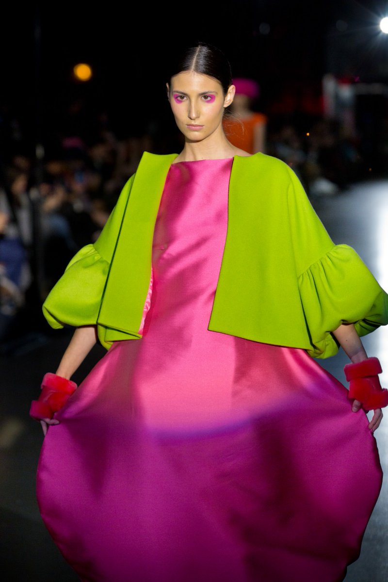 Colección Viva Bau! AW20/21 
<a href="/MBFWMadrid/">MBFWMadrid</a> <a href="/MaisonMesa/">Maison Mesa</a>  VS <a href="/DANIPANNULLODT/">DANIPANNULLODT</a>
 
<a href="/M_C_D_Moda/">Madrid Capital De Moda</a> <a href="/CreadoresACME/">Asociación Creadores de Moda de España</a> <a href="/ahijadoruben/">Rubén Ahijado</a> 📸

#mbfwmadrid #maisonmesa #vivabau #fashionweek #couture