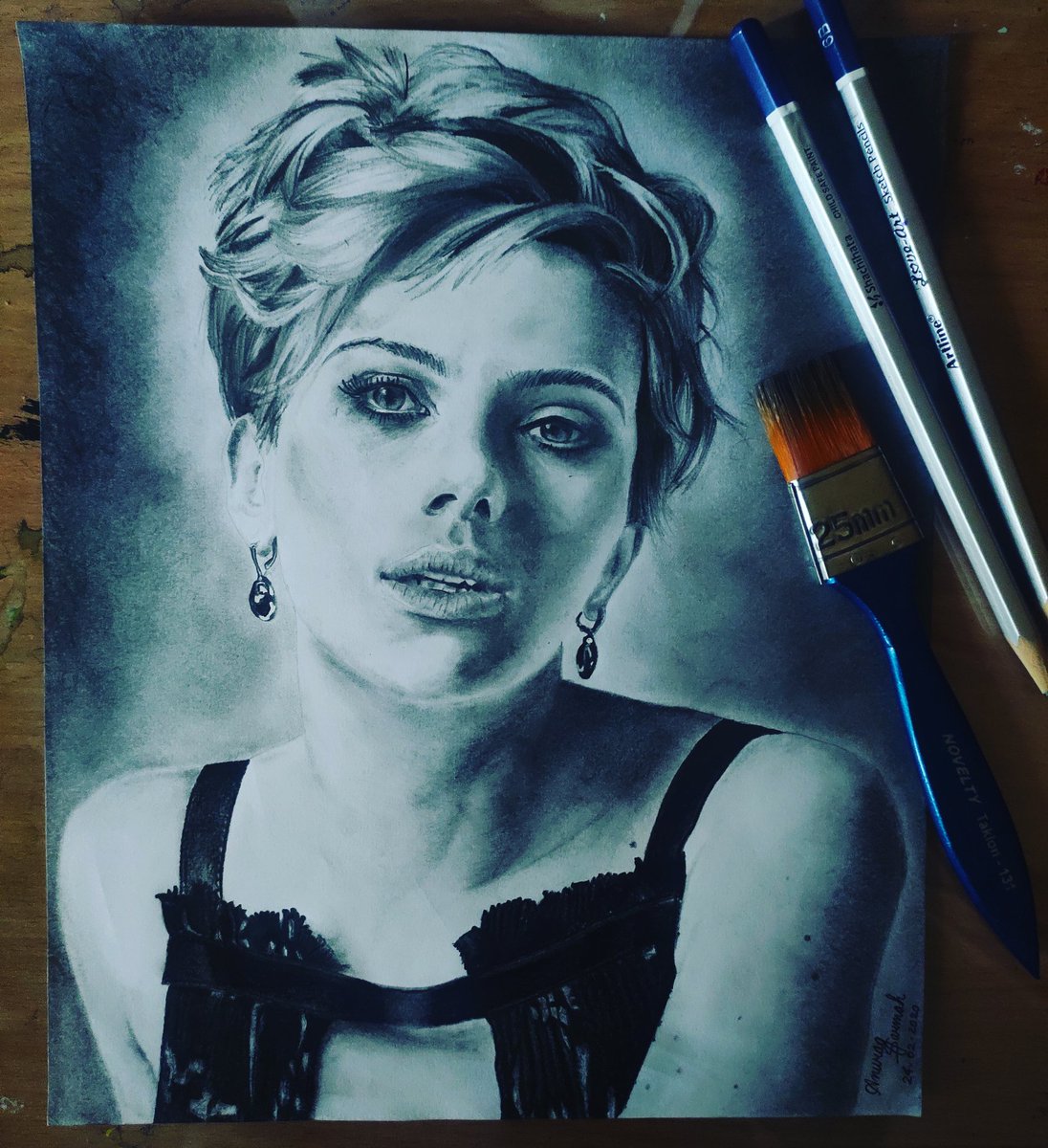 AnuragSarmah8's tweet photo. #PortraitMaking
Time required: 16 hours
Materials: A4 size paper, Graphote pencil, Paper Stump, Nylon brush, Kneadat eraser. https://t.co/y0RiMSmk8g