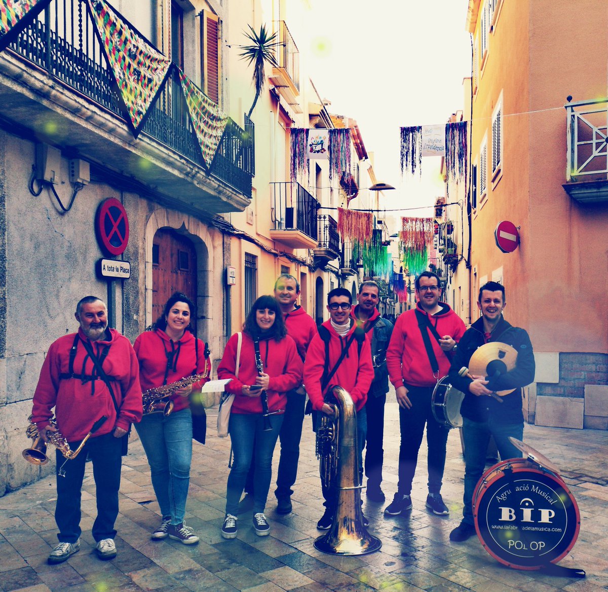 BIP_AM's tweet image. @carnavalvng de Vilanova i la Geltrú 2020 ESPECTACULAR! 🤩🎶🎉🍬🍭
Gràcies un any més per tanta hospitalitat, sempre és un plaer tornar a #Catalunya i poder compartir moments tan bons en @AgrupaBallsPopu 😍 #vng #comparsesvng #carnavalvng  #BIPersTour2020 #LaBIP