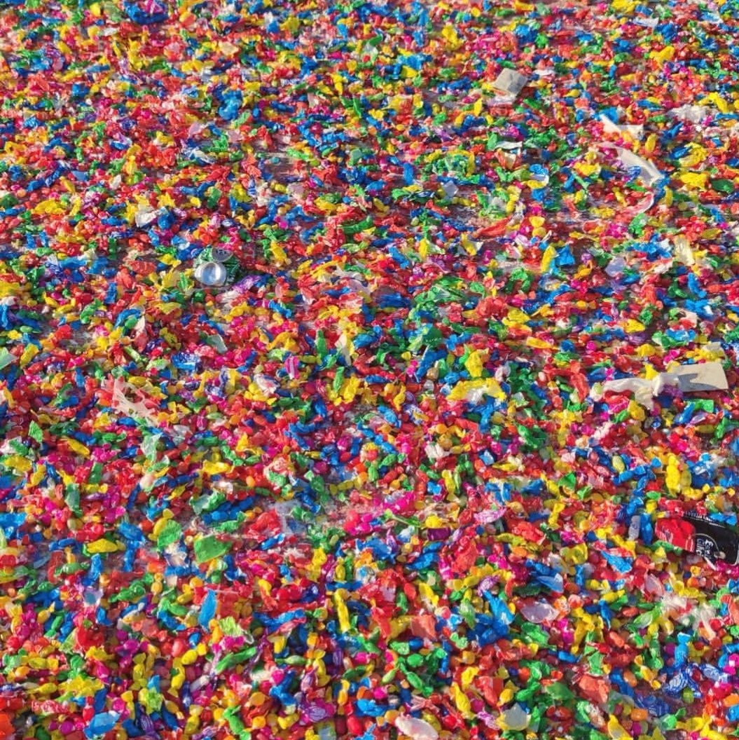 BIP_AM's tweet image. @carnavalvng de Vilanova i la Geltrú 2020 ESPECTACULAR! 🤩🎶🎉🍬🍭
Gràcies un any més per tanta hospitalitat, sempre és un plaer tornar a #Catalunya i poder compartir moments tan bons en @AgrupaBallsPopu 😍 #vng #comparsesvng #carnavalvng  #BIPersTour2020 #LaBIP