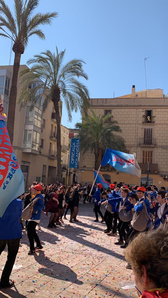 BIP_AM's tweet image. @carnavalvng de Vilanova i la Geltrú 2020 ESPECTACULAR! 🤩🎶🎉🍬🍭
Gràcies un any més per tanta hospitalitat, sempre és un plaer tornar a #Catalunya i poder compartir moments tan bons en @AgrupaBallsPopu 😍 #vng #comparsesvng #carnavalvng  #BIPersTour2020 #LaBIP