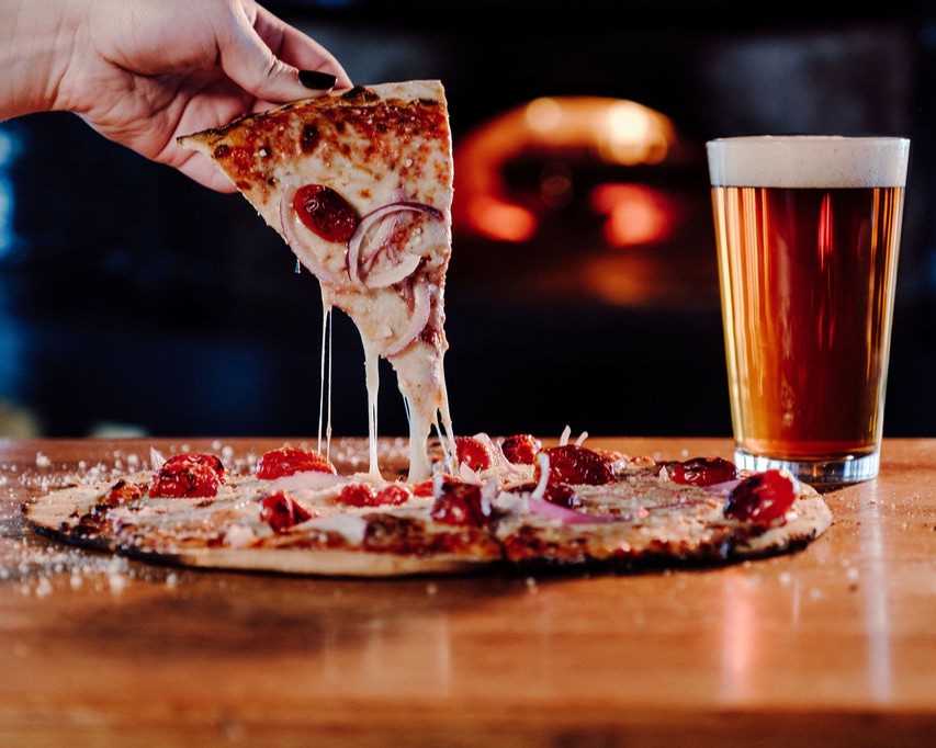 Pizza and a Beer for only $15? You know where we'll be tonight! 

#RenHotels #RenaissanceToledo #TheHeightsToledo #Pizza #SmashingToledo