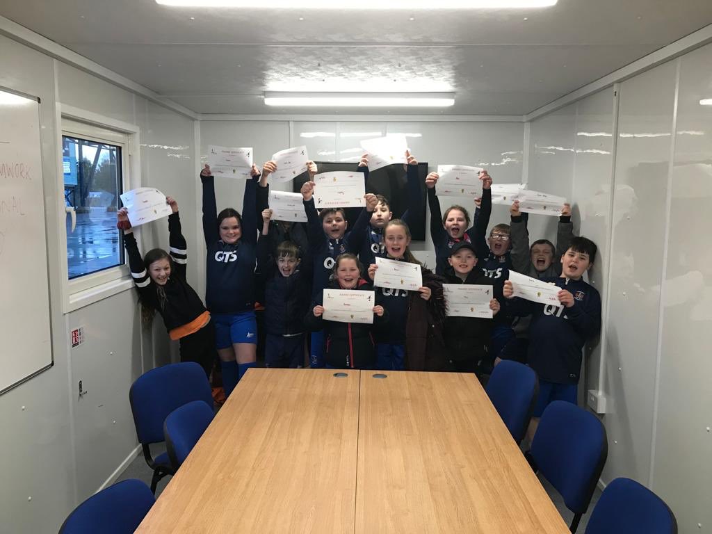 KillieCommunity's tweet photo. What an AMAZING last #GoFitba session with Hillhead Primary!! A great bunch who have came on leaps and bounds over the 12 weeks!! You are all wee ⭐️‘s #WeAreKillie 🔵⚪️⚽️ https://t.co/aLzVpNlGgP