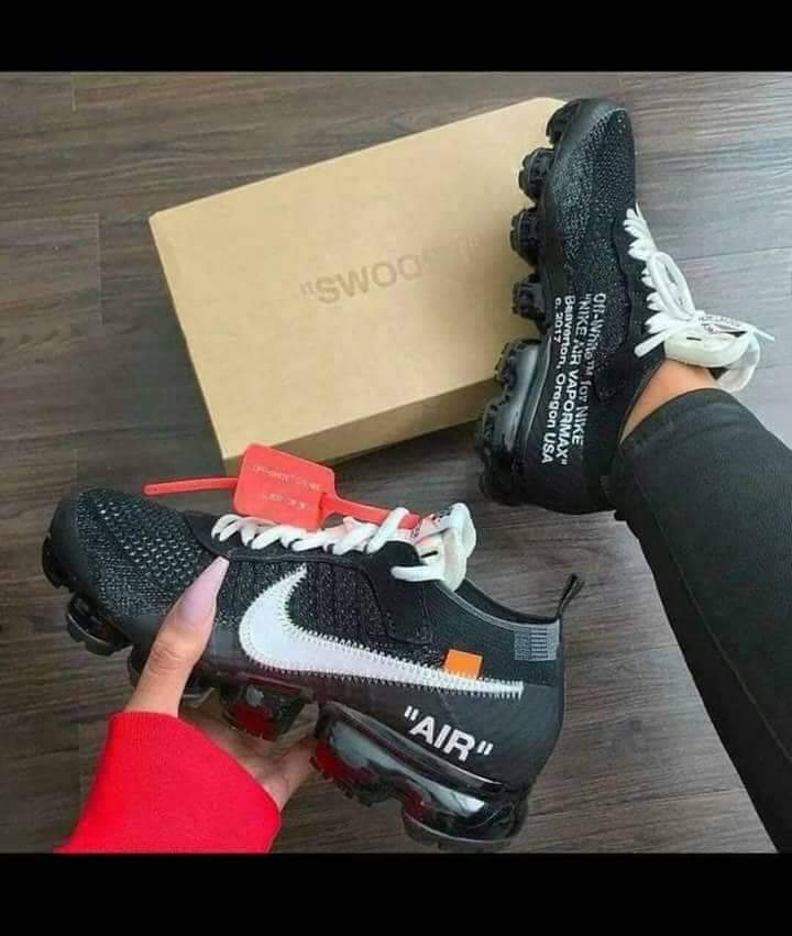 tbtcollections1's tweet photo. ORDER FOR YOUR SNEAKERS @tbtcollections1 

ALL KINDS OF SNEAKERS AVAILABLE 

DM OPENED FOR BUSINESS https://t.co/wt482pcR2E
