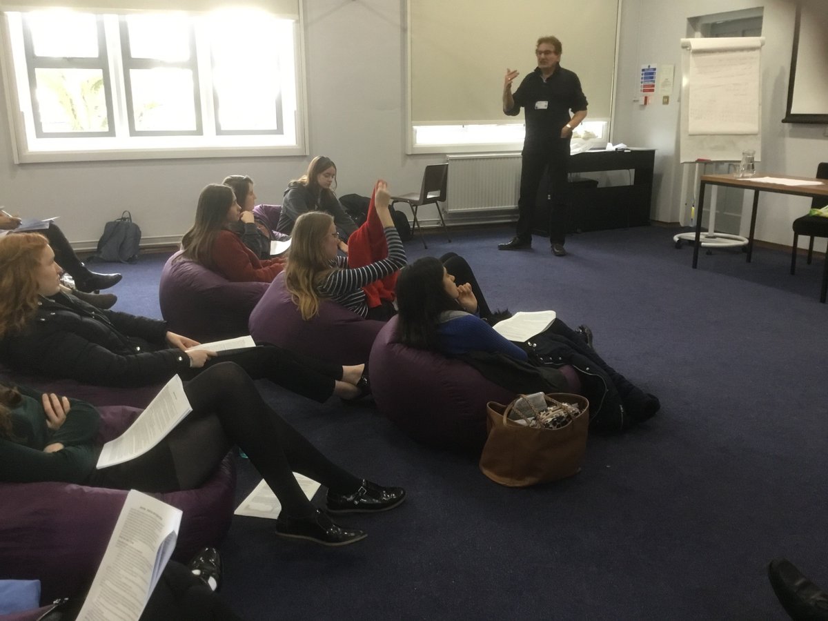 LboroHSLanguage's tweet photo. Well done to the A Level French linguists from @LboroSchFdt and other local schools who took part in a fantastic French revision day today with @PeltierRic of Français Facile. https://t.co/cHeg8ai1II