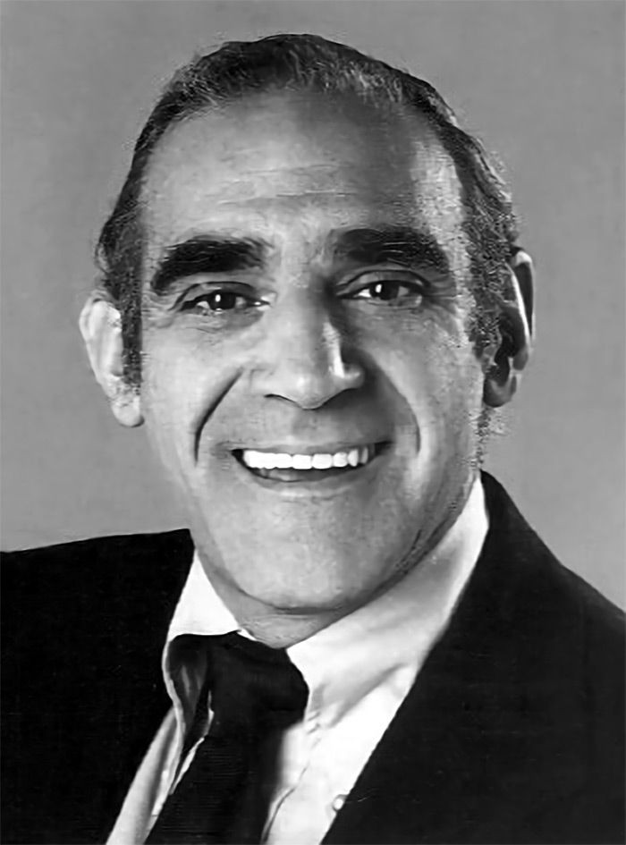 TheAnimatedBat's tweet photo. Happy Birthday to the legendary Abe Vigoda! Prolofic character actor. Among his many iconic roles, he was the voice of Salvatore Valestra in "Batman: Mask of the Phantasm"
Born: February 24, 1921
Passed away: January 26, 2016
Thank you, Mr. Vigoda. You are missed. https://t.co/4ErpxKi45b