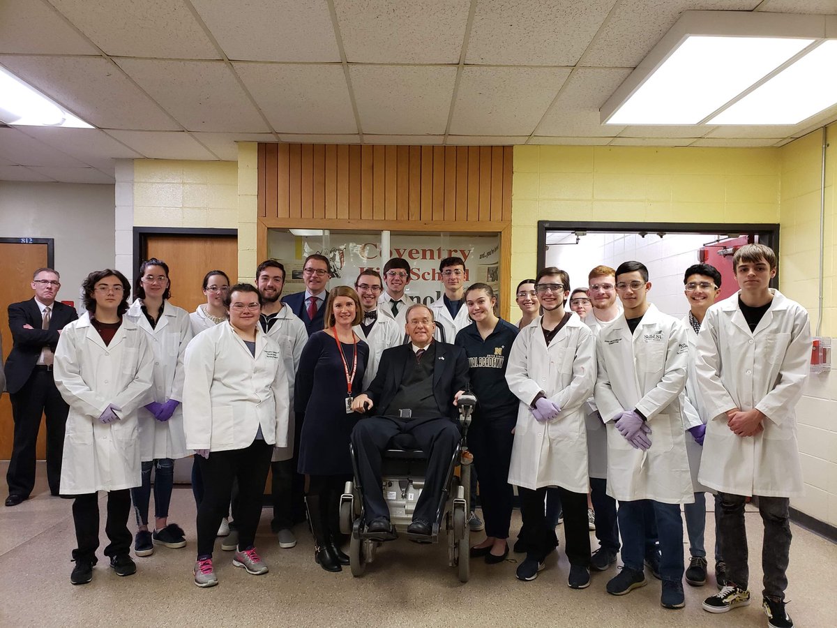 JimLangevin's tweet photo. Excited to visit @CoventryOakers &amp; see how @Amgen's #BiotechExperience is providing students hands-on opportunities for scientific discovery in the classroom &amp; opening their minds to potential careers. https://t.co/tN8rlWHO8f