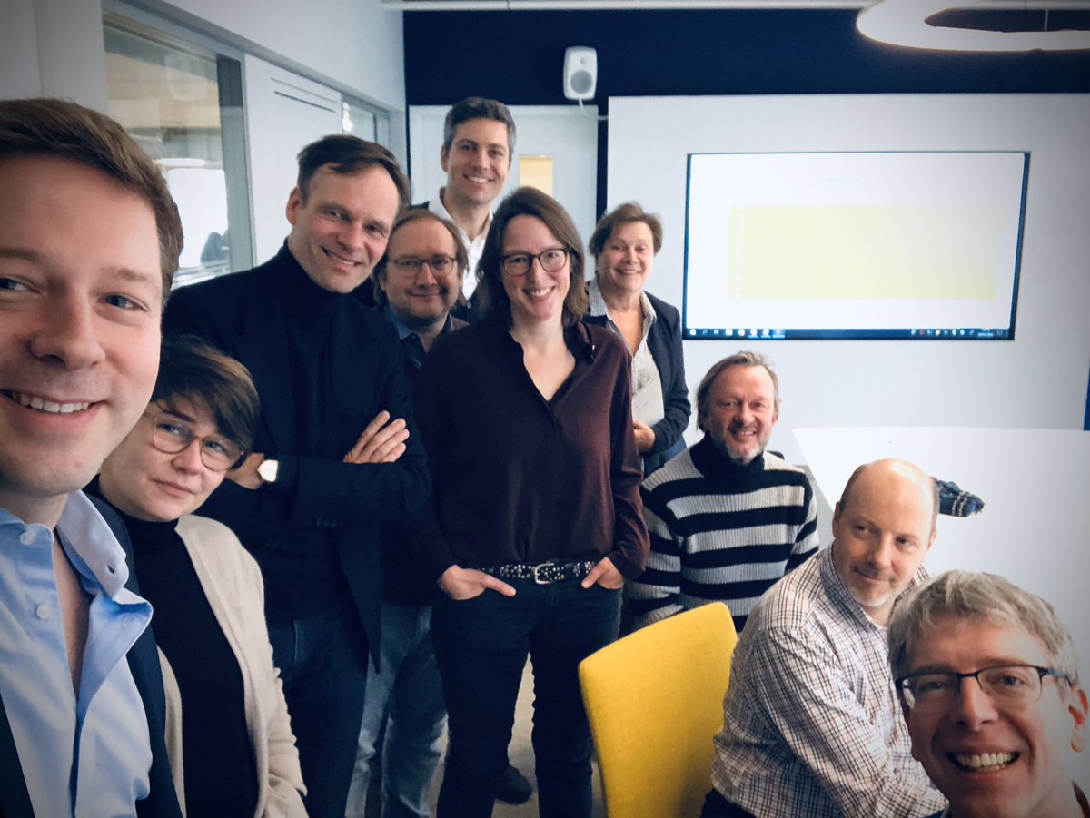 HelgeFuhst's tweet photo. Unser ARD/ZDF-Gipfel: das @heutejournal zu Besuch bei den @tagesthemen - danke für den wertvollen Austausch, lieber @wulfschmiese. @Ingo_Zamperoni @CarenMiosga @PinarAtalay @tagesschau #partner #newspower #news #nightlynews https://t.co/oRKvTjZfG6