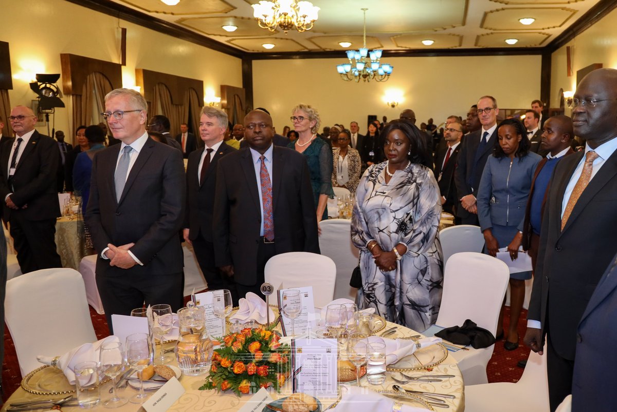 StateHouseKenya's tweet photo. President Uhuru Kenyatta and First Lady Margaret Kenyatta earlier this evening at State House, Nairobi hosted a State Banquet in honour of the visiting President of Germany Frank-Walter Steinmeier and his delegation | @WilliamsRuto @RailaOdinga https://t.co/mWtkhOdmCs