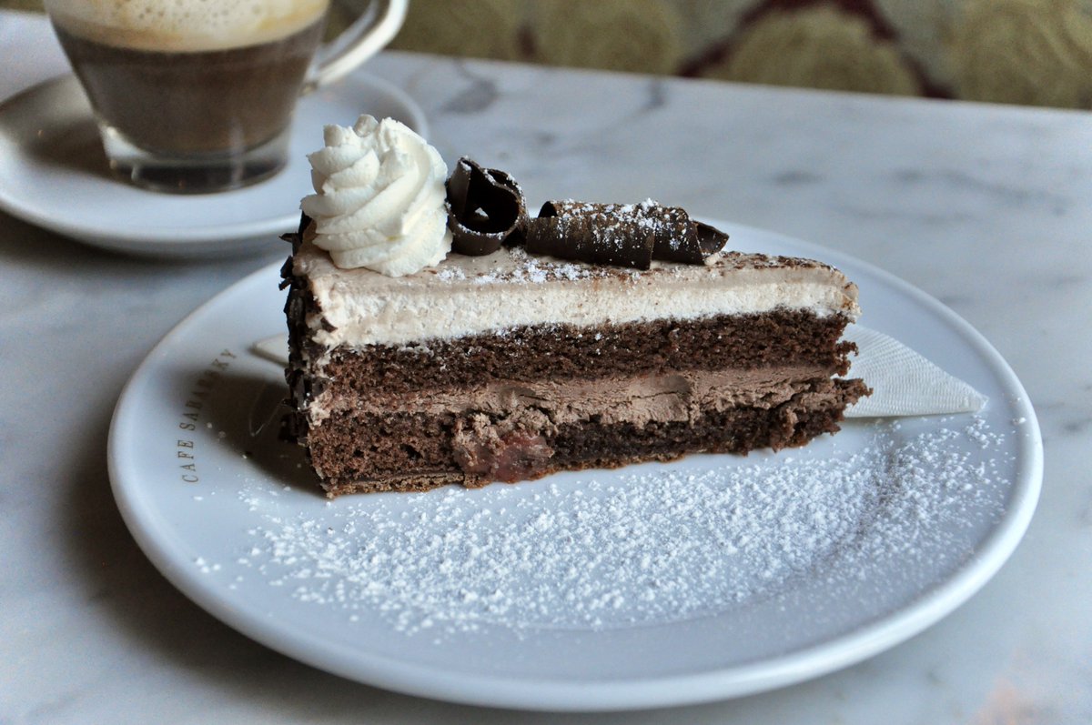 CafeSabarsky's tweet photo. Who said you can't have cake for breakfast?
.
.
.
.
.
#austriandessert #austrianpastry
#cafesabarsky #neuegalerie
#uppereastside #ues https://t.co/0YnxOzeLi6