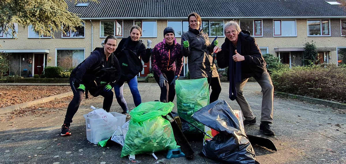 Terwijl je aan het #joggen bent, meteen wat #zwerfafval opruimen – geniaal idee, toch? In Zweden is het fenomeen al doodgewoon en heet het ‘#ploggen’. <a href="/AnkeHazeleger/">Anke Hazeleger</a> haalt het fenomeen naar De Bilt! Lees verder >>> bit.ly/3a4jBHB