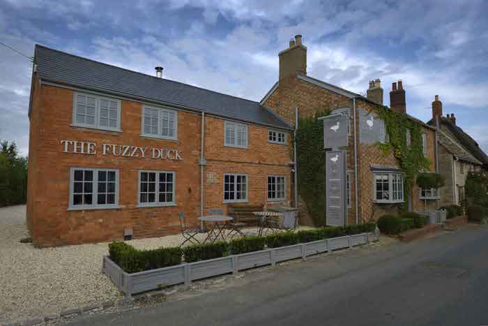 Your chance to #WIN your wedding at <a href="/FuzzyDuckPub/">Fuzzy Duck Armscote</a> in Armscote #Warwickshire: bit.ly/32p35zj RT <a href="/BrideCotswold/">Cotswold Bride</a>
