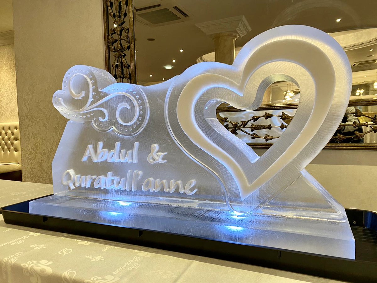 Love 💕 

#heart #love #wedding #engagement #planner #weddingideas #bespoke #icesculpture #icecarver #vodkaluge #creative #funkyice #iceart #nationwidedelivery