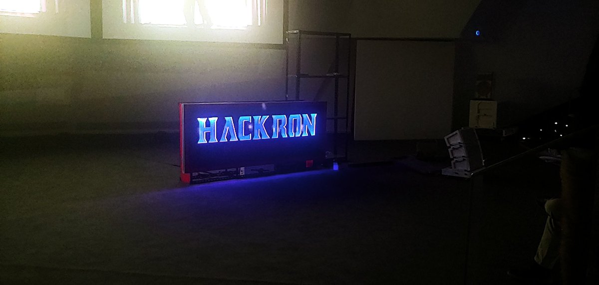 OfeTG's tweet photo. Terminamos #Hackron2020 con grandes momentazos (incluída "pelea" de humanos y pelea de robots en un ring), y muy buenos recuerdos en la maleta. Qué cierto eso de "trabaja en lo que te gusta y no será trabajo"!!👌😊 Y ya si te acompañan grandes profesionales y su buen rollo...🔝👐 https://t.co/dlSxJREEOb