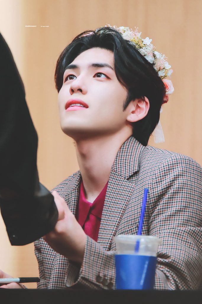 ↳ °˖✧ day 55 ✧˖°youngpil hosted idol radio today for d.coy!! it was nice getting to know another kband, their drummer is cute HAHAHA anyways wonpil mentioned he wanted to show us their new song ;-; excited for their comeback ♡