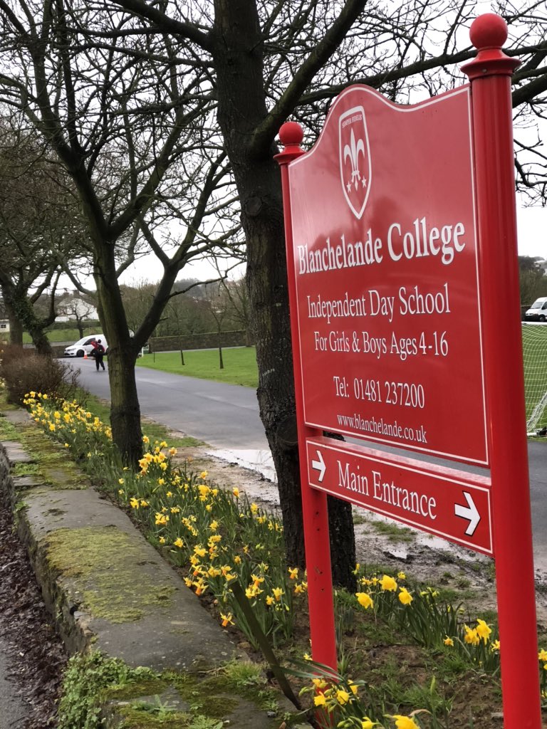 NixPetit's tweet photo. Blanchelande juniors have been utilising a park &amp; stride option from the Last Post every morning as part of the @livingstreets #WOWChallenge lots braved the drizzle and wind this morning to kick start the half-term the healthy way! #activetravel @healthimprovegg https://t.co/8tWXSHY6Ae
