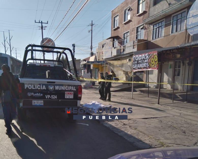 MN_PUEBLA's tweet photo. #ReporteMega| Reportan el cuerpo de un hombre en prolongación Reforma altura de la Gran Bodega 👇🏻 Se presume sería un indigente, @SSC_Pue ya se encuentra en la zona https://t.co/6BQ7YSLNOu
