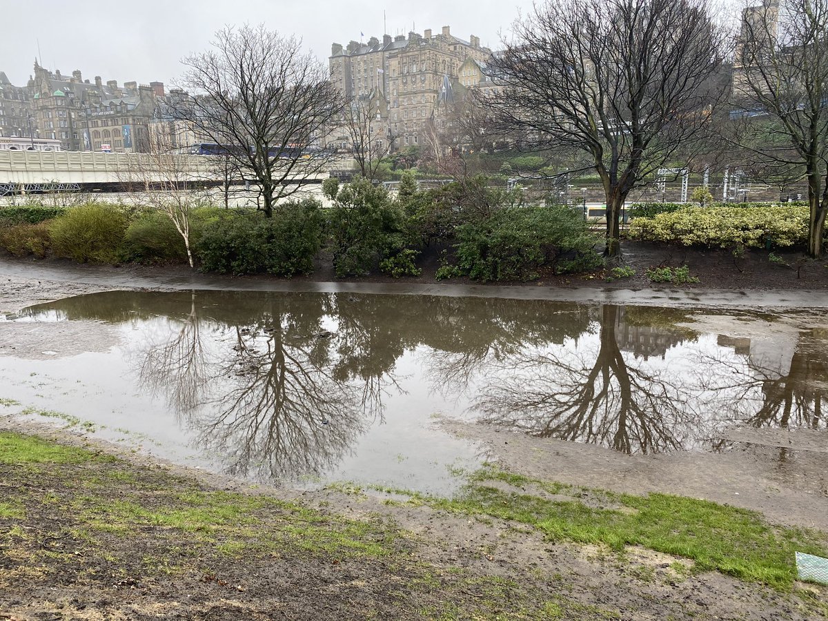 edinspotlight's tweet photo. The lush green grass (albeit wet) in West Princes Street Gardens V the mud bath in EPSG today.
We know which one weβd rather they both looked like π
#Edinburgh https://t.co/ohDajyU5D4